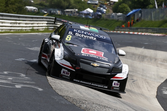 Photo: Sabine Schmitz - Münnich Motorsport - Chevrolet Cruze RML TC1