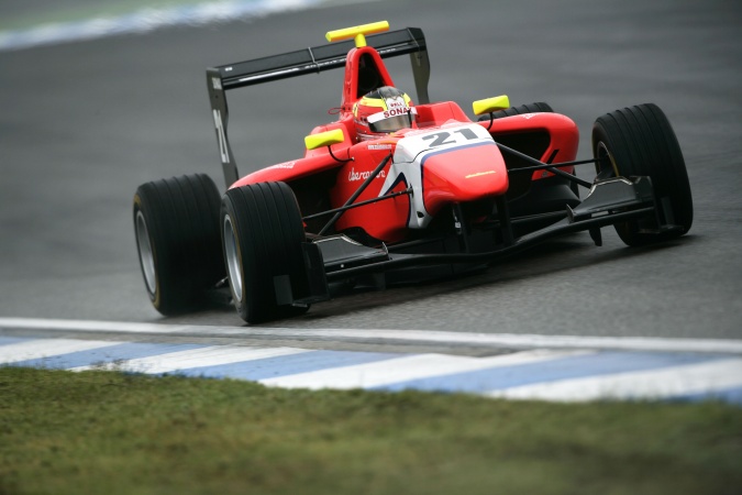 Photo: Miki Monras - MW Arden - Dallara GP3/10 - Renault
