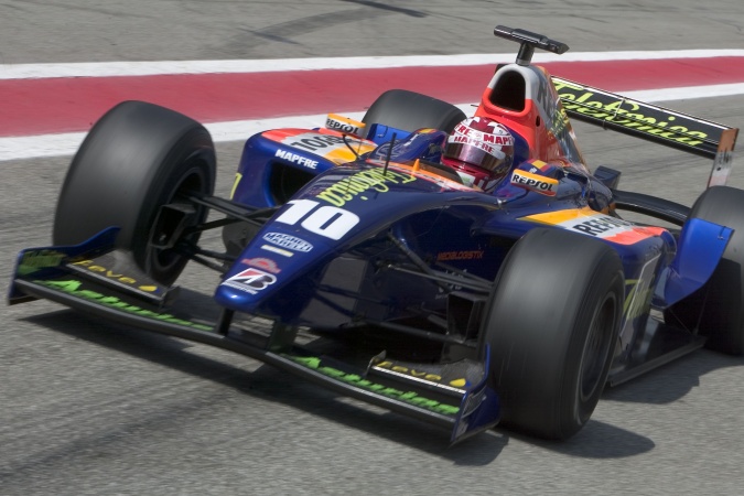 Photo: Javier Villa Garcia - Racing Engineering - Dallara GP2/05 - Renault