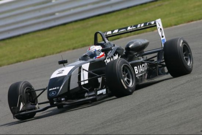 Photo: Jonathan Kennard - Räikkönen Robertson Racing - Dallara F305 - AMG Mercedes