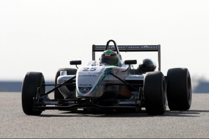 Photo: Alistar Jackson - Räikkönen Robertson Racing - Dallara F308 - AMG Mercedes