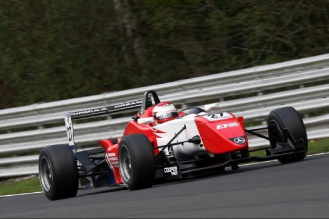 Photo: Daisuke Nakajima - Räikkönen Robertson Racing - Dallara F308 - AMG Mercedes