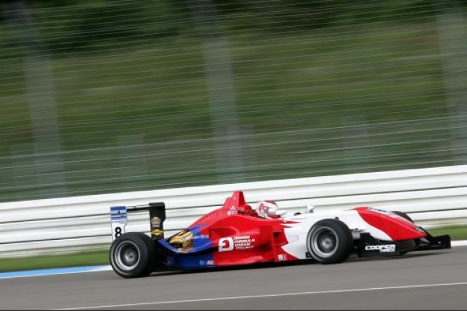 Photo: Daisuke Nakajima - Räikkönen Robertson Racing - Dallara F308 - AMG Mercedes