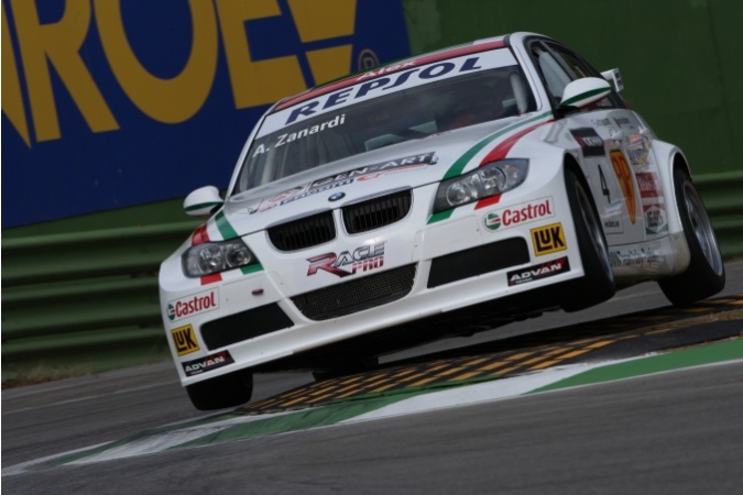 Photo: Alessandro Zanardi - Ravaglia Motorsport - BMW 320si (E90)