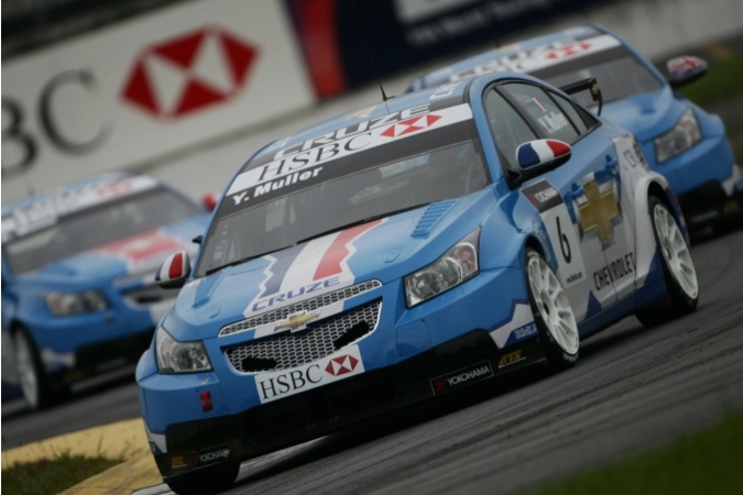 Photo: Yvan Muller - Ray Mallock Limited - Chevrolet Cruze