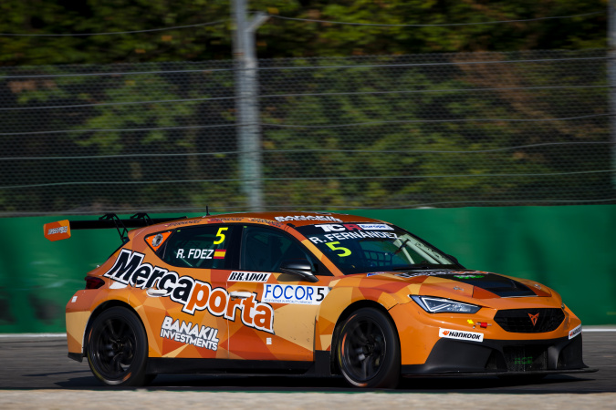 Photo: Rubén Fernández - RC2 Racing Team - Cupra Leon (II) TCR