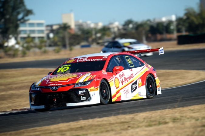 Photo: Ricardo Zonta - RCM Motorsport - Toyota Corolla V8