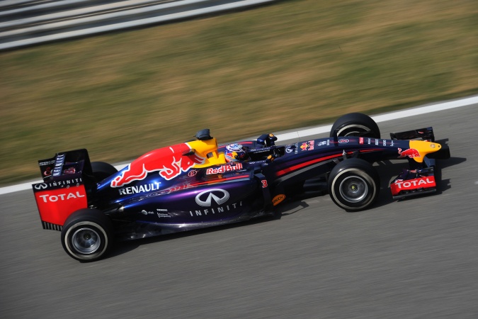 Photo: Daniel Ricciardo - Red Bull Racing - Red Bull RB10 - Renault