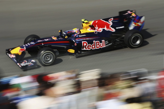 Photo: Mark Webber - Red Bull Racing - Red Bull RB6 - Renault