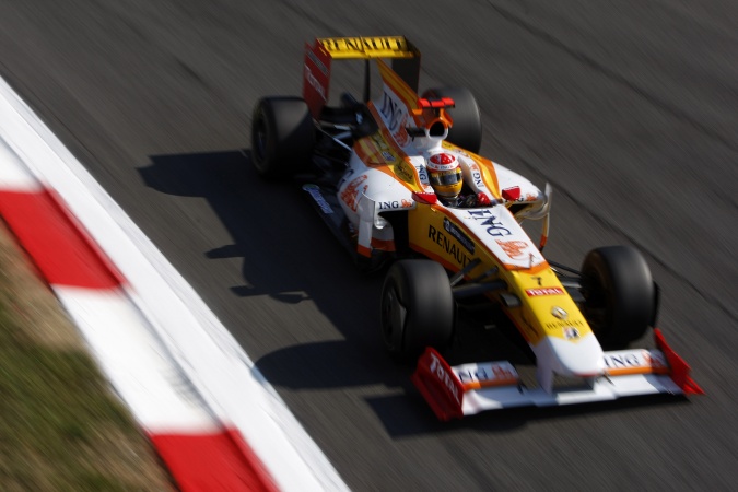 Photo: Fernando Alonso - Renault F1 Team - Renault R29