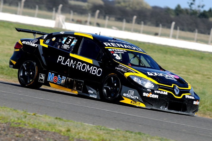 Photo: Leonel Pernía - Ambrogio Racing - Renault Fluence II RPE V8