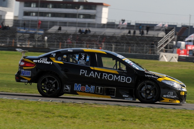 Photo: Julián Santero - Ambrogio Racing - Renault Fluence II RPE V8