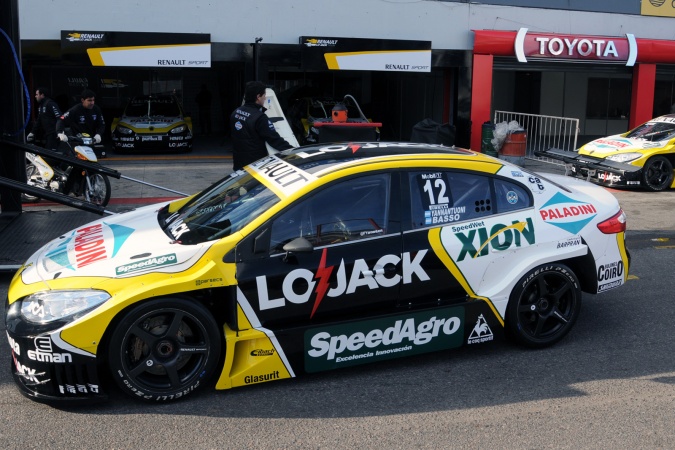 Photo: Martin Basso - Ambrogio Racing - Renault Fluence RPE V8