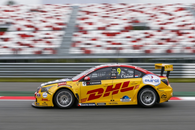 Photo: Tom Coronel - ROAL Motorsport - Chevrolet Cruze RML TC1
