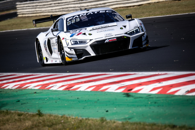 Photo: Markus WinkelhockFinlay Hutchison - Sainteloc Racing - Audi R8 LMS (II) Evo