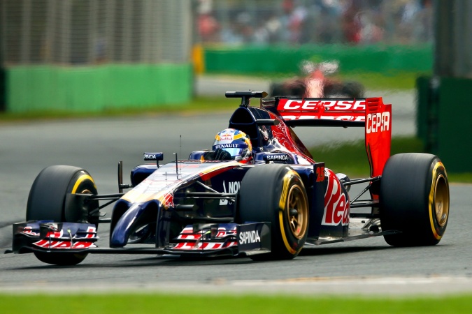 Photo: Jean-Eric Vergne - Scuderia Toro Rosso - Toro Rosso STR9 - Renault