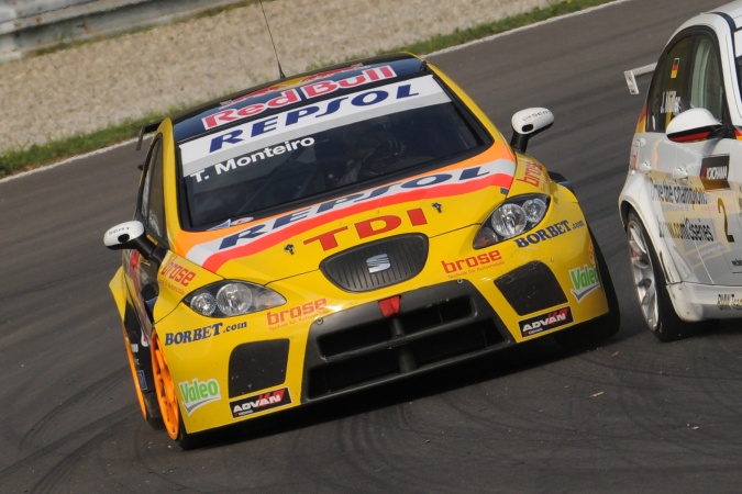 Photo: Tiago Monteiro - SEAT Sport - Seat Leon TDI