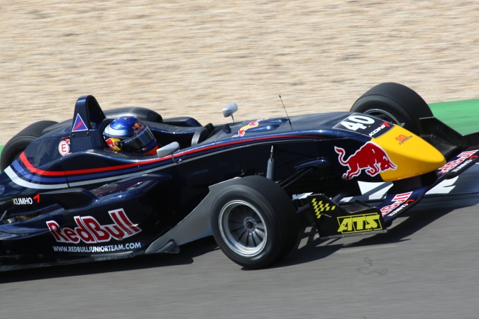 Photo: Daniel Ricciardo - SG Formula - Dallara F308 - AMG Mercedes
