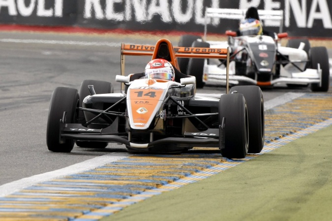 Photo: Andrea Caldarelli - SG Formula - Tatuus Renault 2000