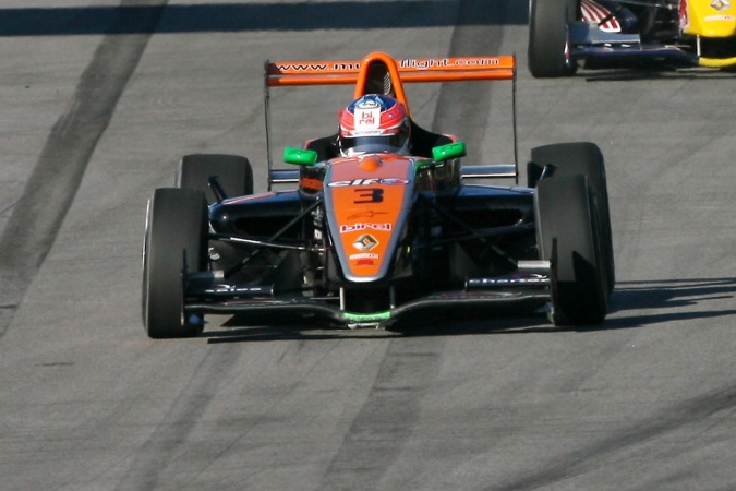 Photo: Jon Lancaster - SG Formula - Tatuus Renault 2000