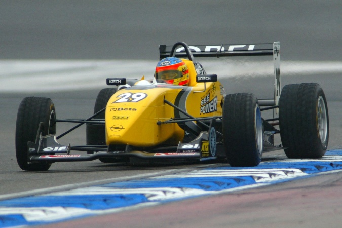 Photo: Loic Duval - Signature - Dallara F302 - Spiess Opel