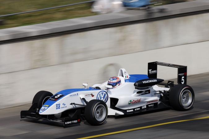 Photo: Edoardo Mortara - Signature - Dallara F308 - Volkswagen