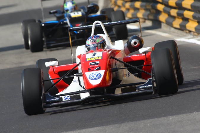 Photo: Edoardo Mortara - Signature - Dallara F308 - Volkswagen