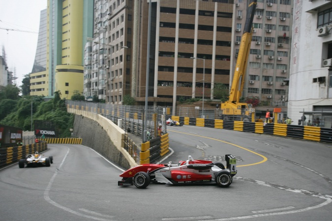 Photo: Carlos Muñoz - Signature - Dallara F308 - Volkswagen