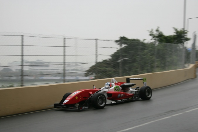 Photo: Marco Wittmann - Signature - Dallara F308 - Volkswagen