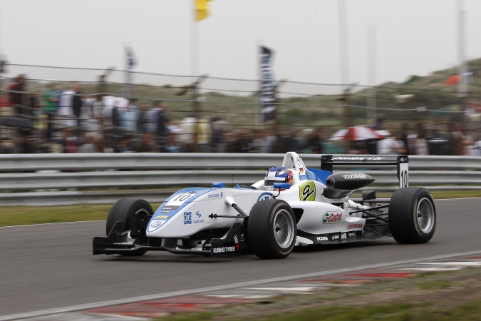 Photo: Marco Wittmann - Signature - Dallara F308 - Volkswagen