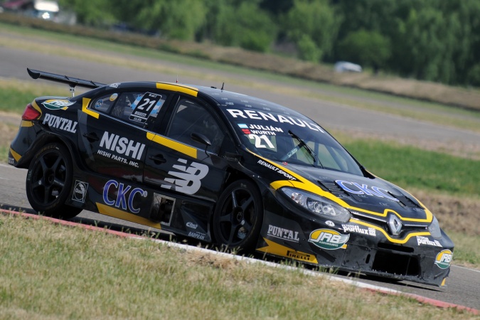 Photo: Ignacio Julián - Sport Team - Renault Fluence II RPE V8