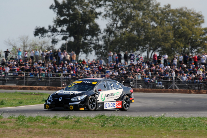 Photo: Franco Riva - Sport Team - Renault Fluence II RPE V8