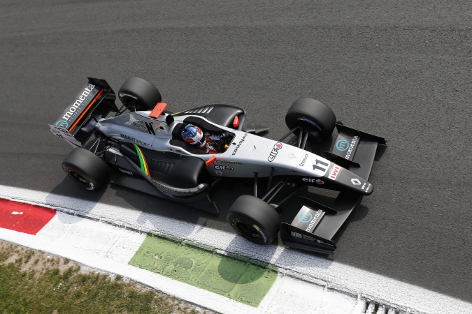 Photo: Will Stevens - Strakka Racing - Dallara FR35-12 - Renault