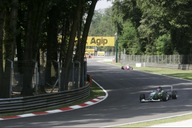 Photo: Dominick Muermans - Swiss Racing Team - Dallara F305 - Spiess Opel