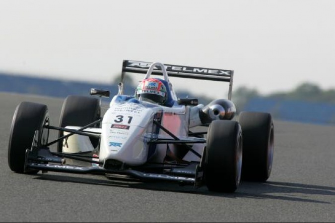Photo: Sergio Perez Mendoza - T-Sport - Dallara F302 - AMG Mercedes
