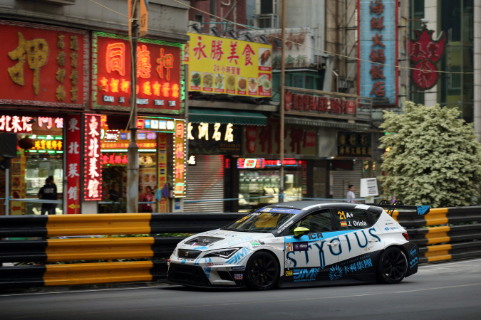 Photo: Jordi Oriola - Target Racing - Seat Leon Cup Racer TCR