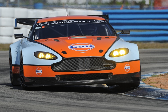 Photo: Fabien Giroix - Gulf Racing - Aston Martin V8 Vantage GT2