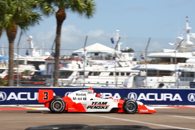 Photo: Helio Castroneves - Team Penske - Dallara IR-05 - Honda