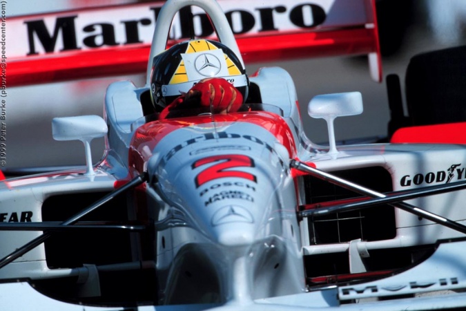 Photo: Tarso Marques - Team Penske - Penske PC27B - Mercedes