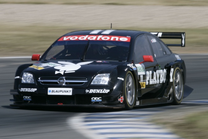 Photo: Laurent Aiello - Team Phoenix - Opel Vectra GTS DTM (2005)