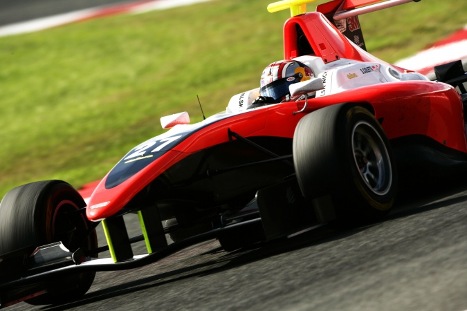 Photo: Stefano Coletti - Tech 1 Racing - Dallara GP3/10 - Renault