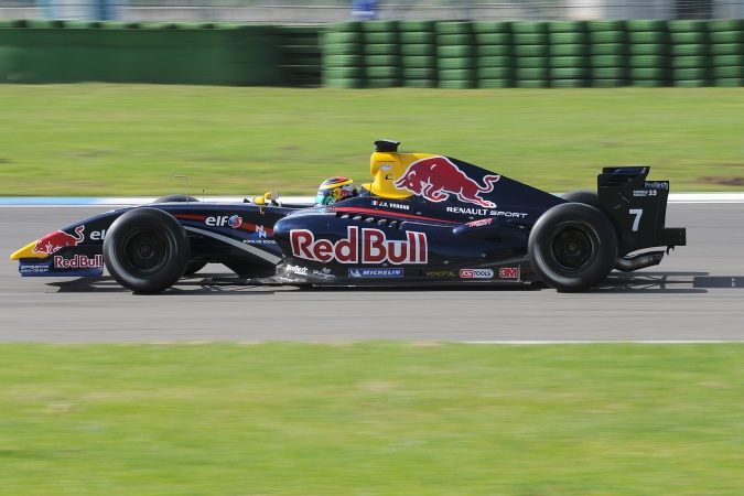 Photo: Jean-Eric Vergne - Tech 1 Racing - Dallara T08 - Renault