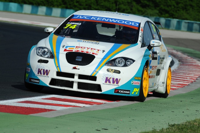 Photo: Pepe Oriola - Tuenti Racing Team - Seat Leon 1.6T