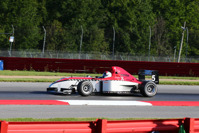 Photo: Kevin Bury - Unfair Advantage Motorsports - Elan Star Pro - Mazda