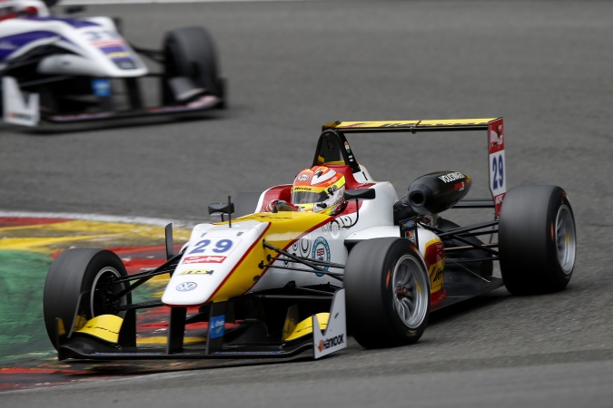 Photo: Arjun Maini - Van Amersfoort Racing - Dallara F312 - Volkswagen