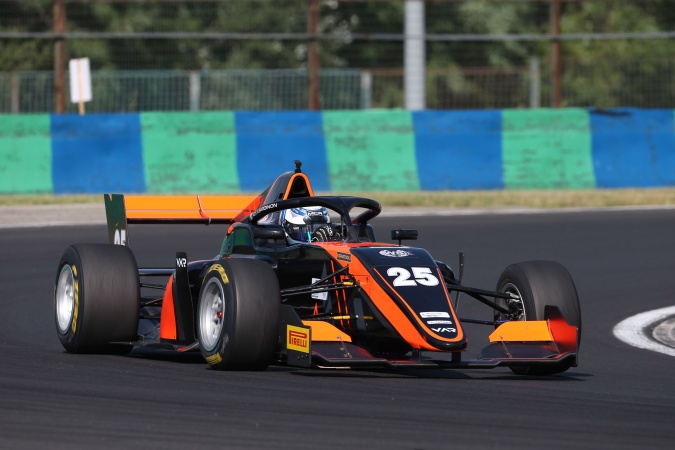 Photo: Alexandre Bardinon - Van Amersfoort Racing - Tatuus F3 T-318 - Alfa Romeo