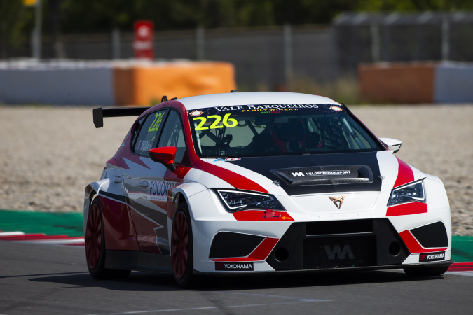 Photo: Francisco Mora - Veloso Motorsport - Cupra Leon TCR
