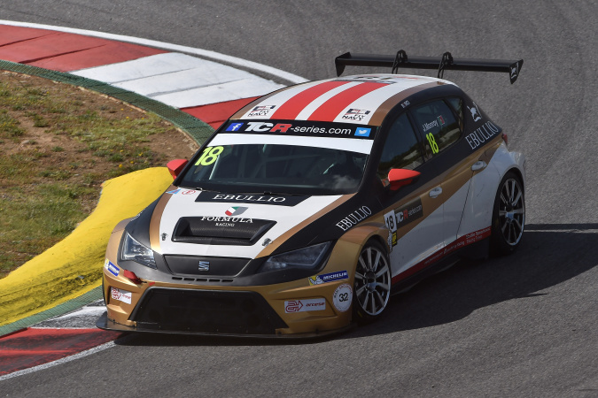 Photo: Jose Monroy - Veloso Motorsport - Seat Leon Cup Racer TCR