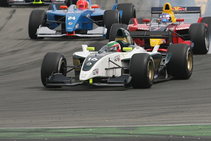 Photo: Alvaro Parente - Victory Engineering - Dallara T05 - Renault