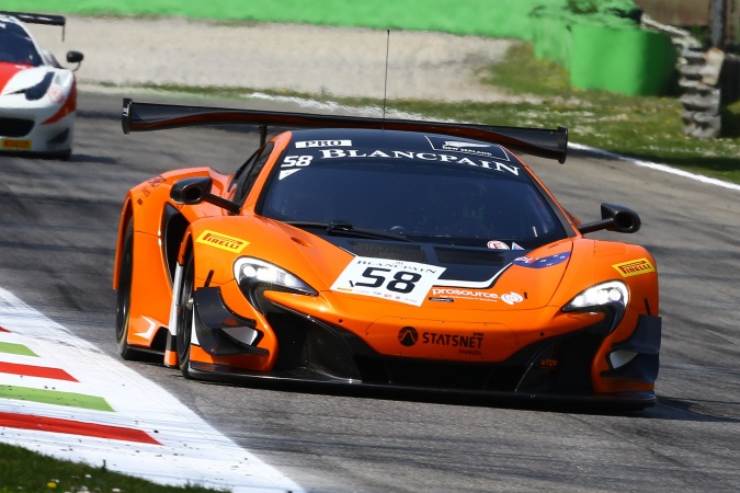 Photo: Robert BellKevin EstreShane van Gisbergen - Von Ryan Racing - McLaren 650S GT3